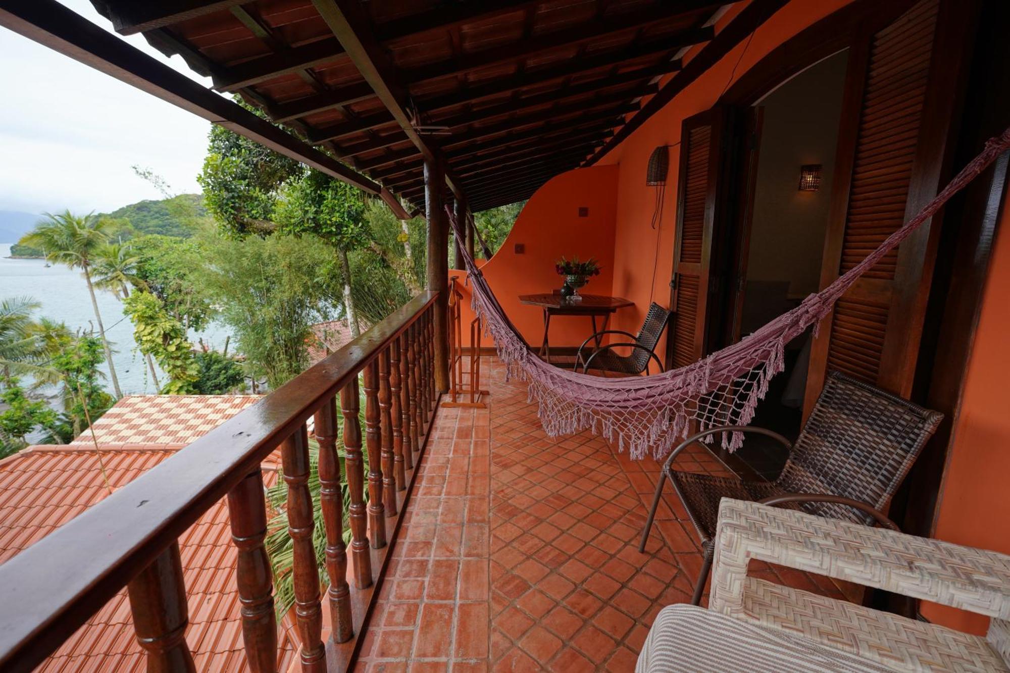 Casa Da Ilha & 4* Vila do Abraao
