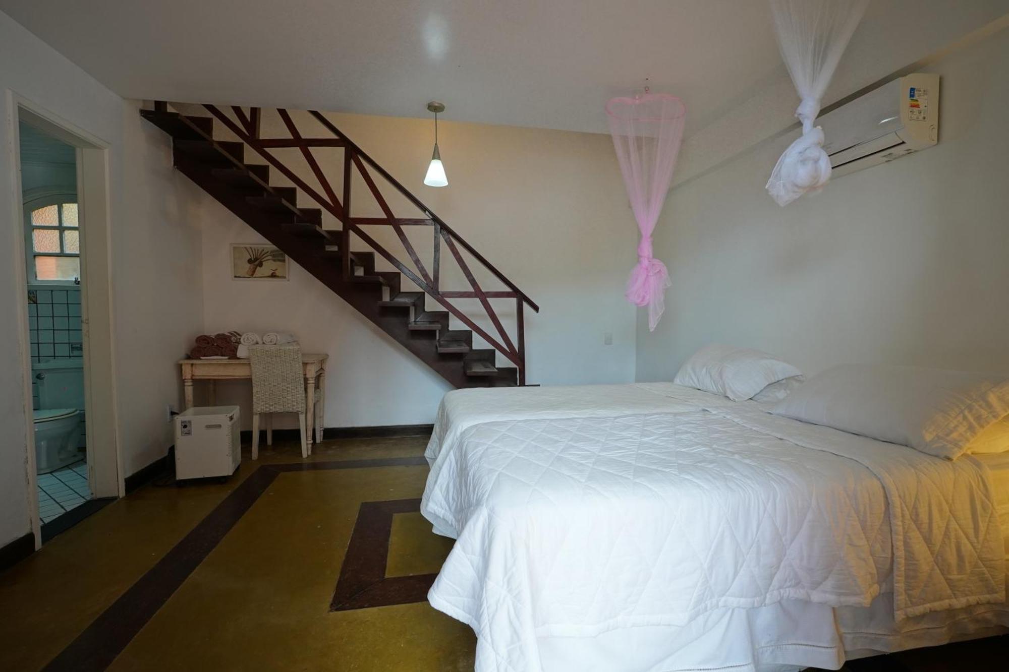 Casa Da Ilha & 4* Vila do Abraao