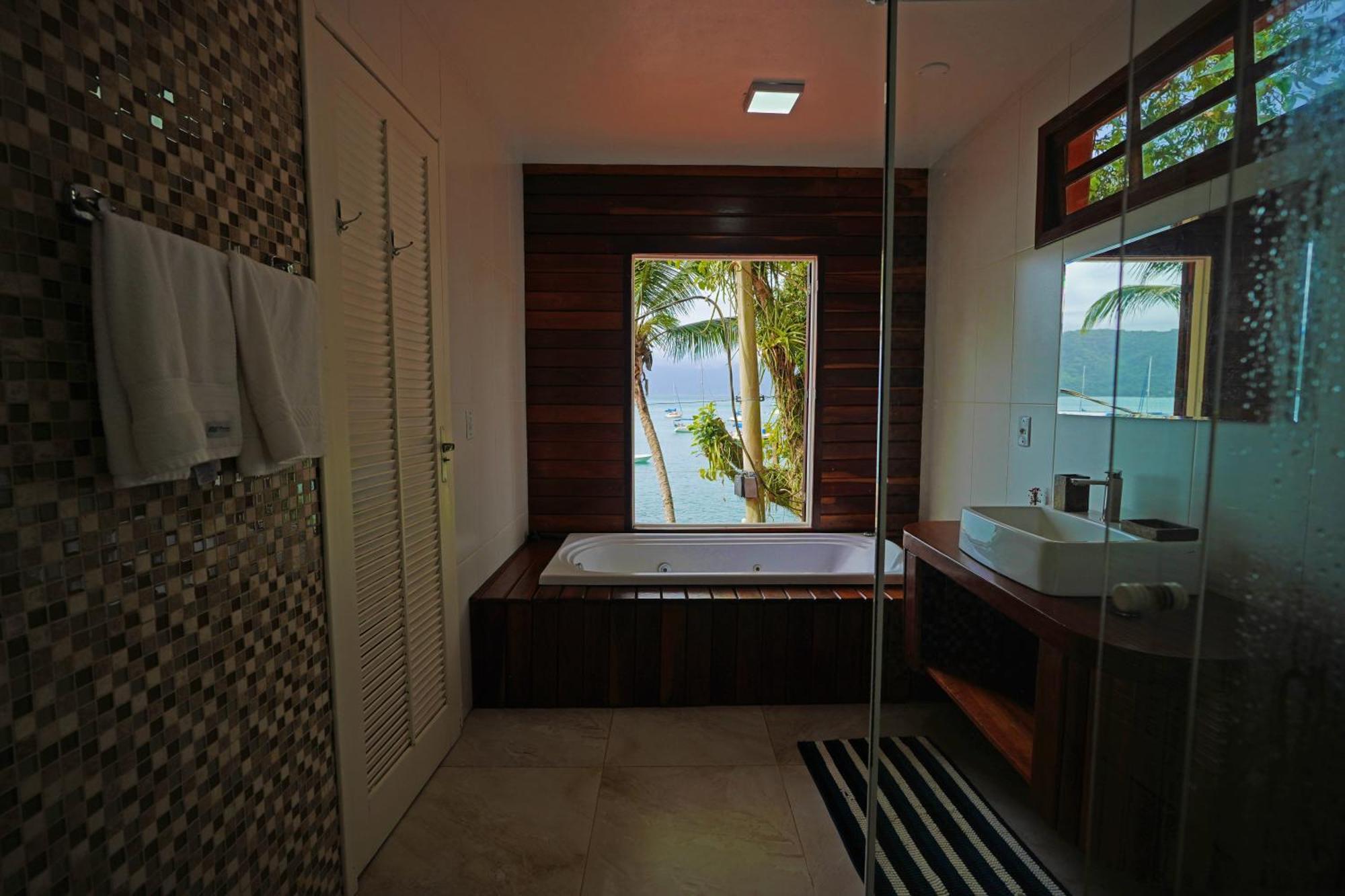 Casa Da Ilha & Vila do Abraao